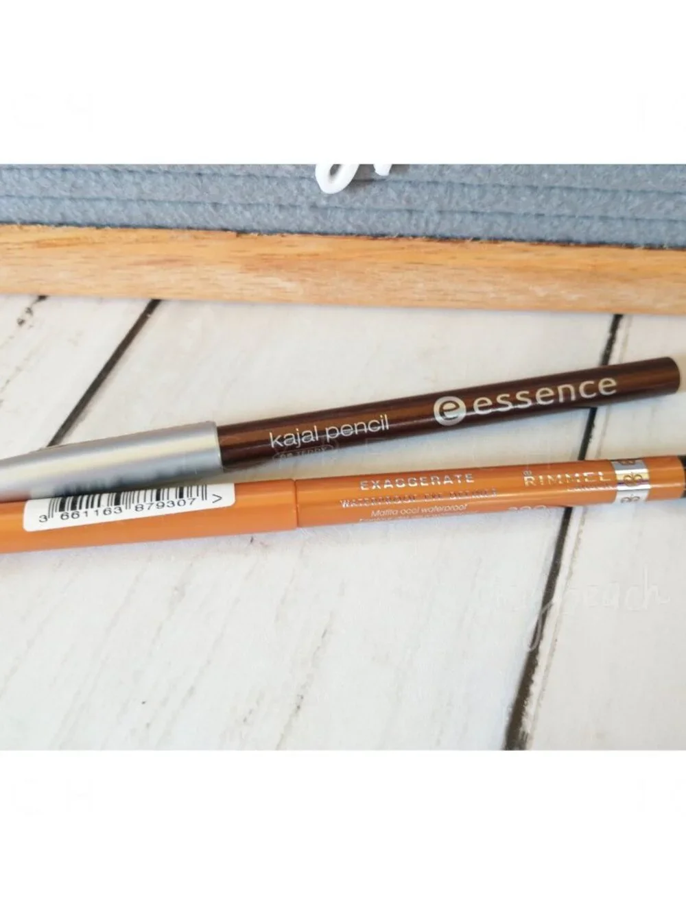 Eyeliner Bundle New Essence Kajal Pencil 08 Teddy Rimmel Precious Gold 290